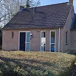 Gezellig 6pers Familiehuis Grote Tuin Met Bbq Aan Gelderland (adults Only) Ewijk