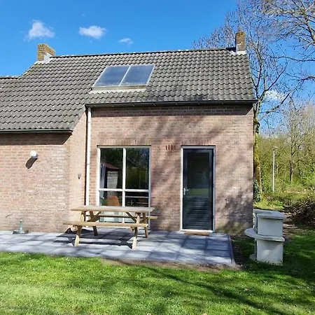 بيت للعطل Gezellig 6pers Familiehuis Grote Tuin Met Bbq Aan Gelderland (adults Only) *