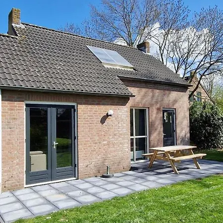 Gezellig 6pers Familiehuis Grote Tuin Met Bbq Aan Gelderland (adults Only) Ewijk
