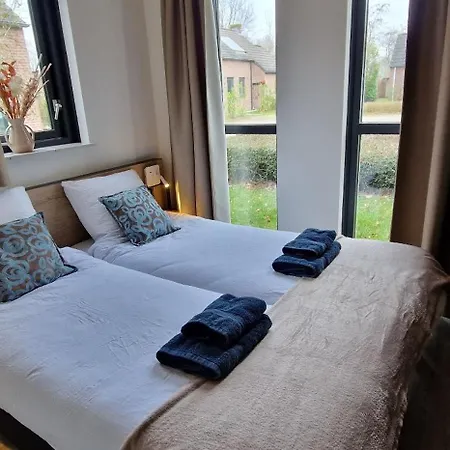 Gezellig 6pers Familiehuis Grote Tuin Met Bbq Aan Gelderland (adults Only) بيت للعطل Ewijk