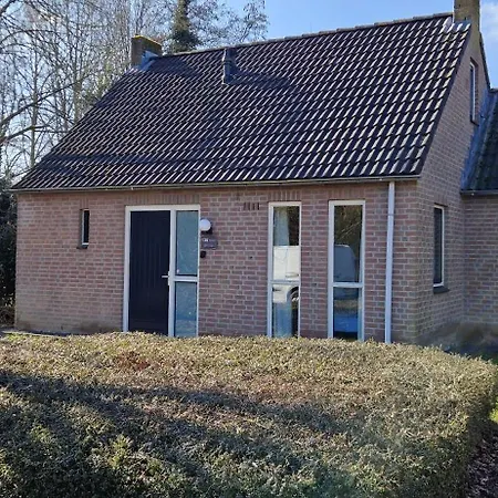 Gezellig 6pers Familiehuis Grote Tuin Met Bbq Aan Gelderland (adults Only) Ewijk