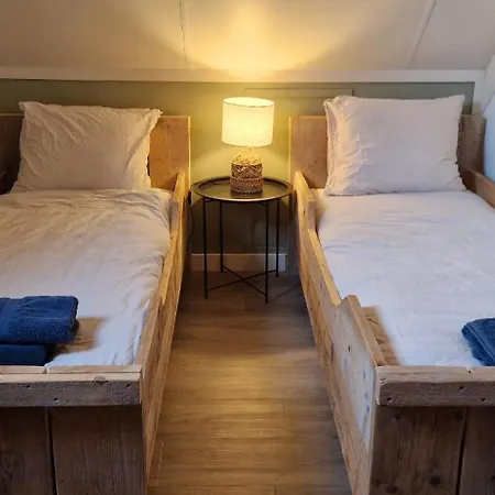 بيت للعطل Gezellig 6pers Familiehuis Grote Tuin Met Bbq Aan Gelderland (adults Only)