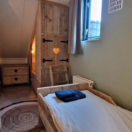 Gezellig 6pers Familiehuis Grote Tuin Met Bbq Aan Gelderland (adults Only) بيت للعطل