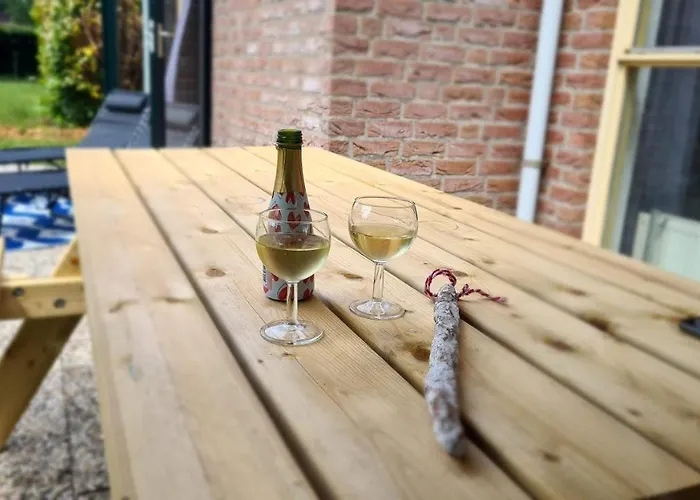 Prázdninový dům Gezellig 6pers Familiehuis Grote Tuin Met Bbq Aan Gelderland (adults Only) Ewijk